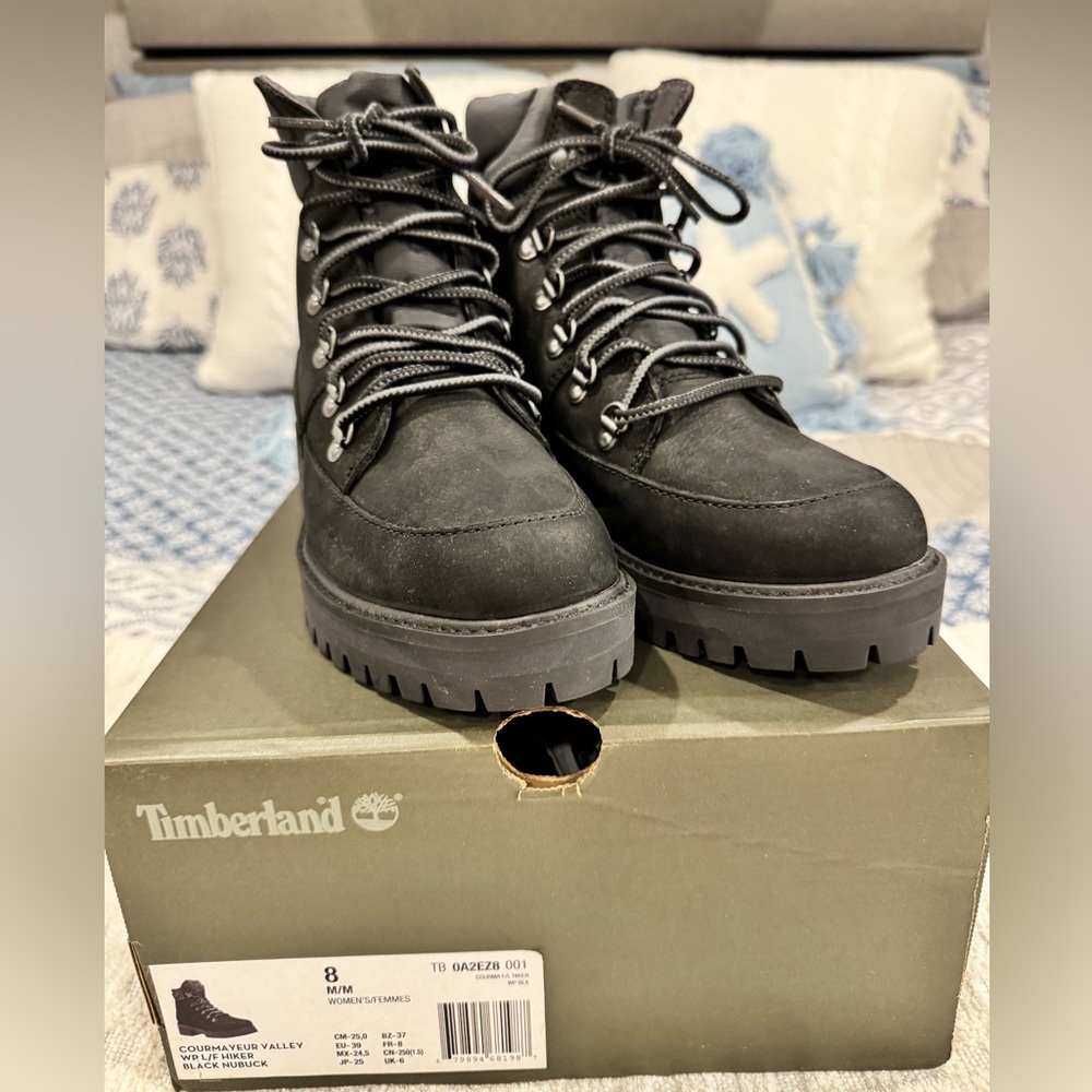 Timberland Courmayeur Valley Hiking Boot - Women's size 8, black nubuck, NIB! - Picture 3 of 11